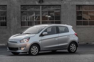 Mitsubishi Mirage ES 2015 года